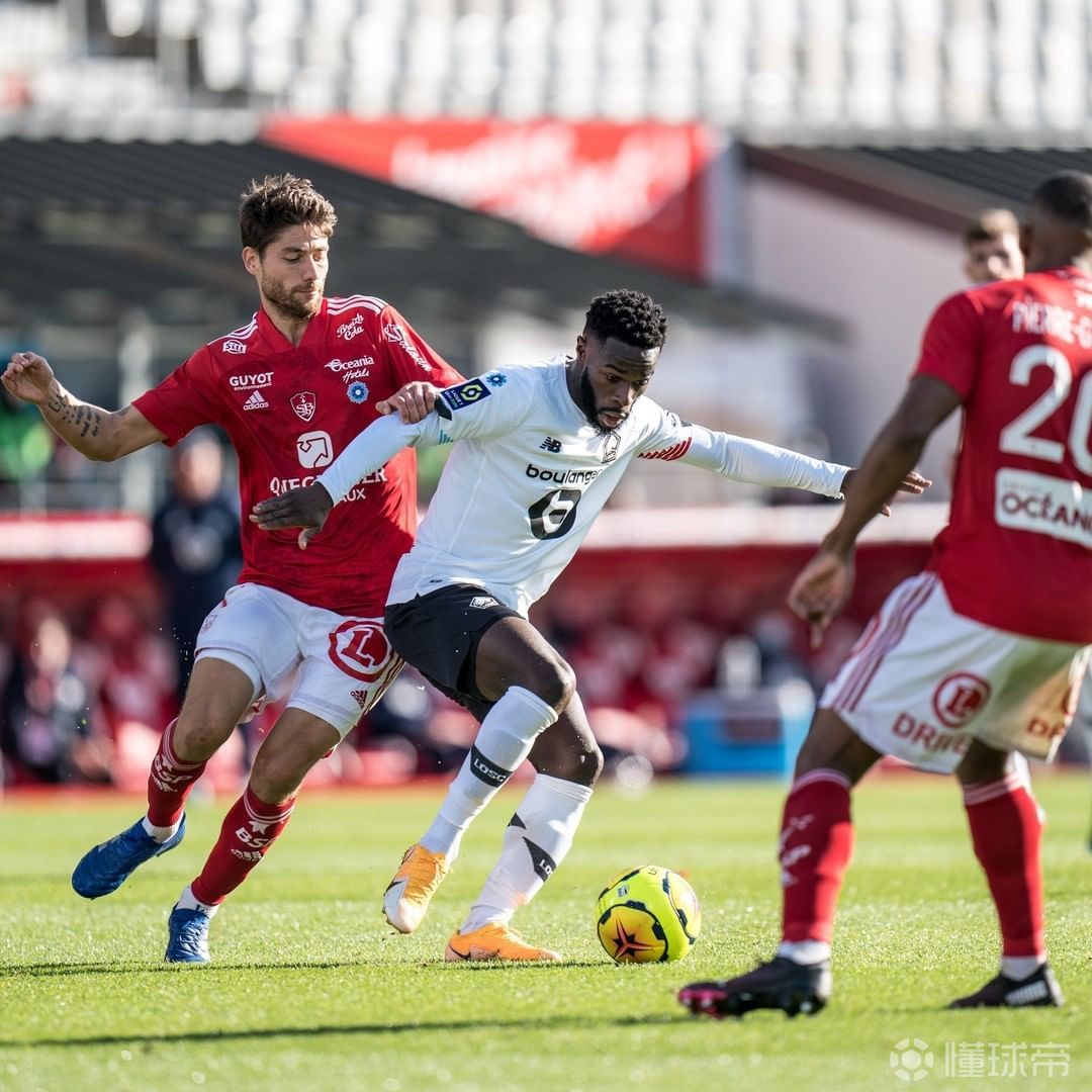 清晨体能课后，芝加哥公牛门线救险备战法国杯，底气十足，团队化学反应显著-九游体育